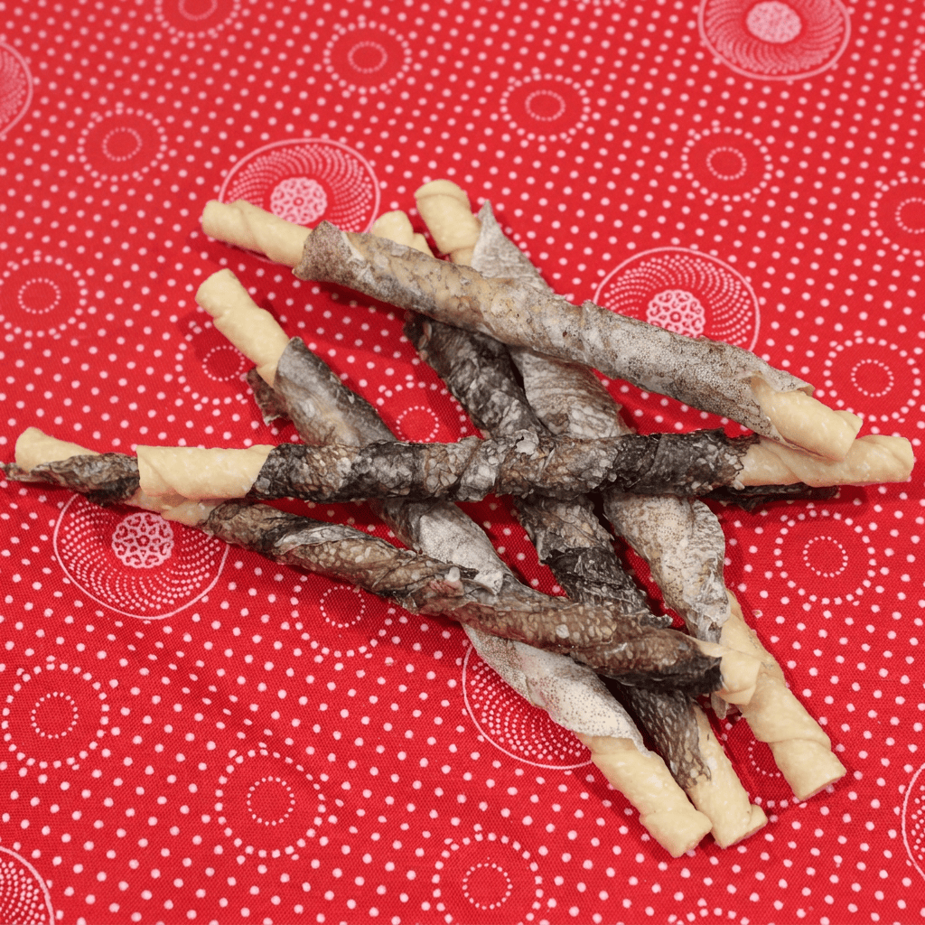 Colt's Woof Fish and Coconut Twist Sticks – Dog treats fish and coconut twist sticks (image 2 of 3)